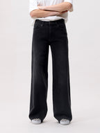 LOOSE FIT JEANS