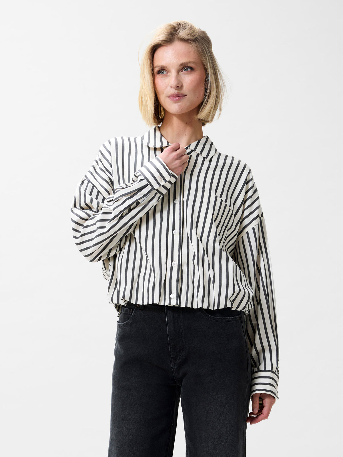 TUCK IN BLOUSE