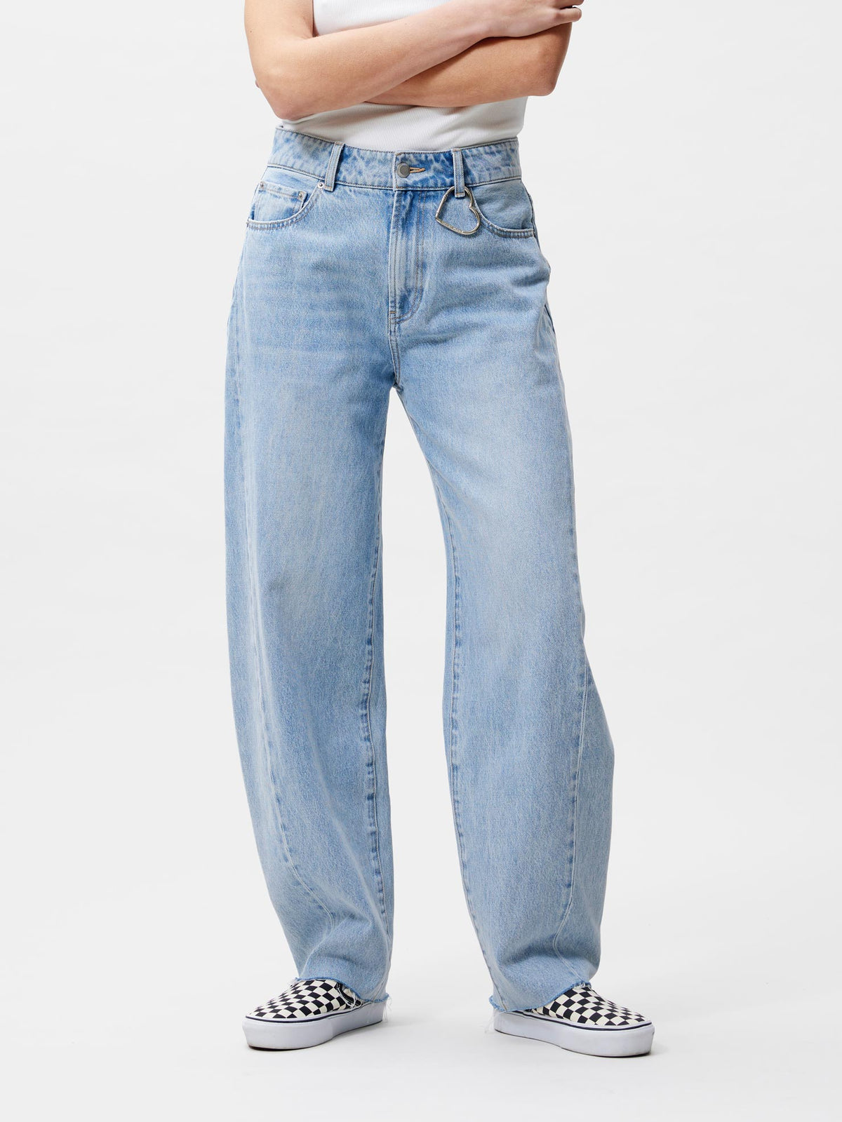 SUPER BARREL FIT JEANS