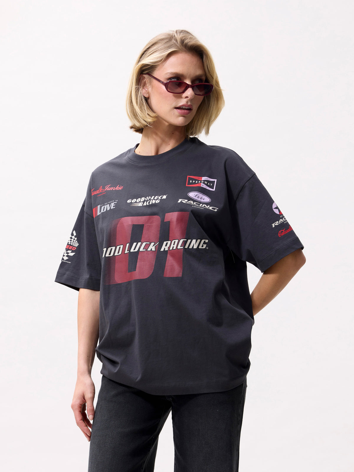 OVERSIZED GRAPIC TSHIRT