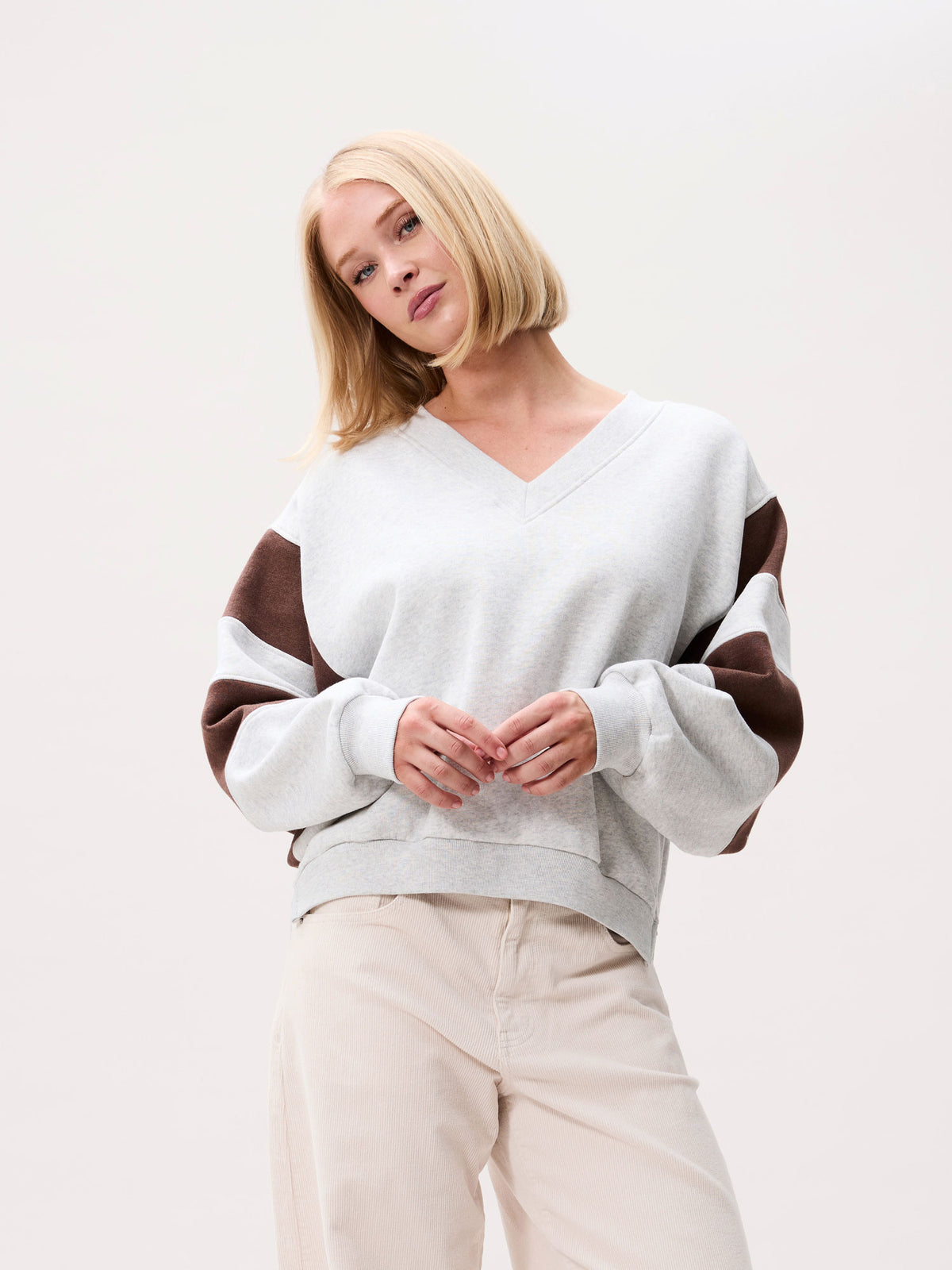 SPORTY VNECK SWEATER
