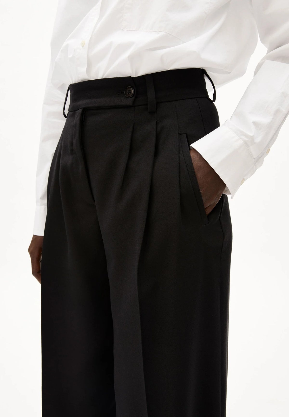 KAAYLA PANT