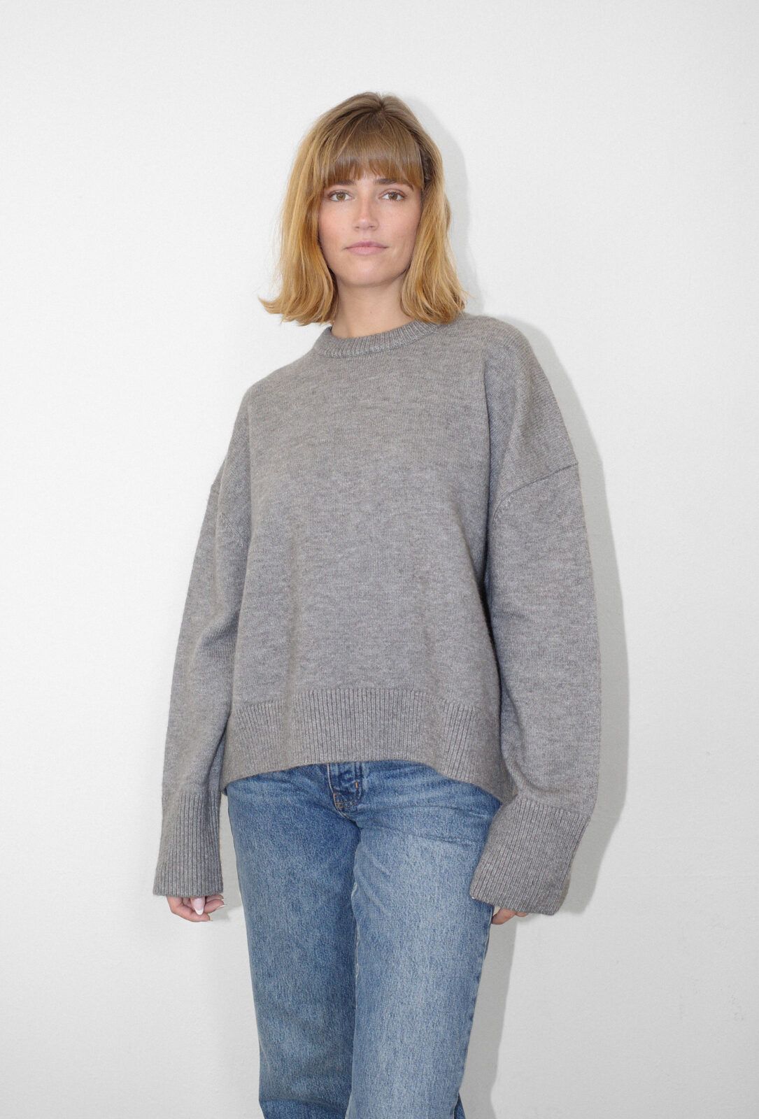 OLOL O-NECK KNIT