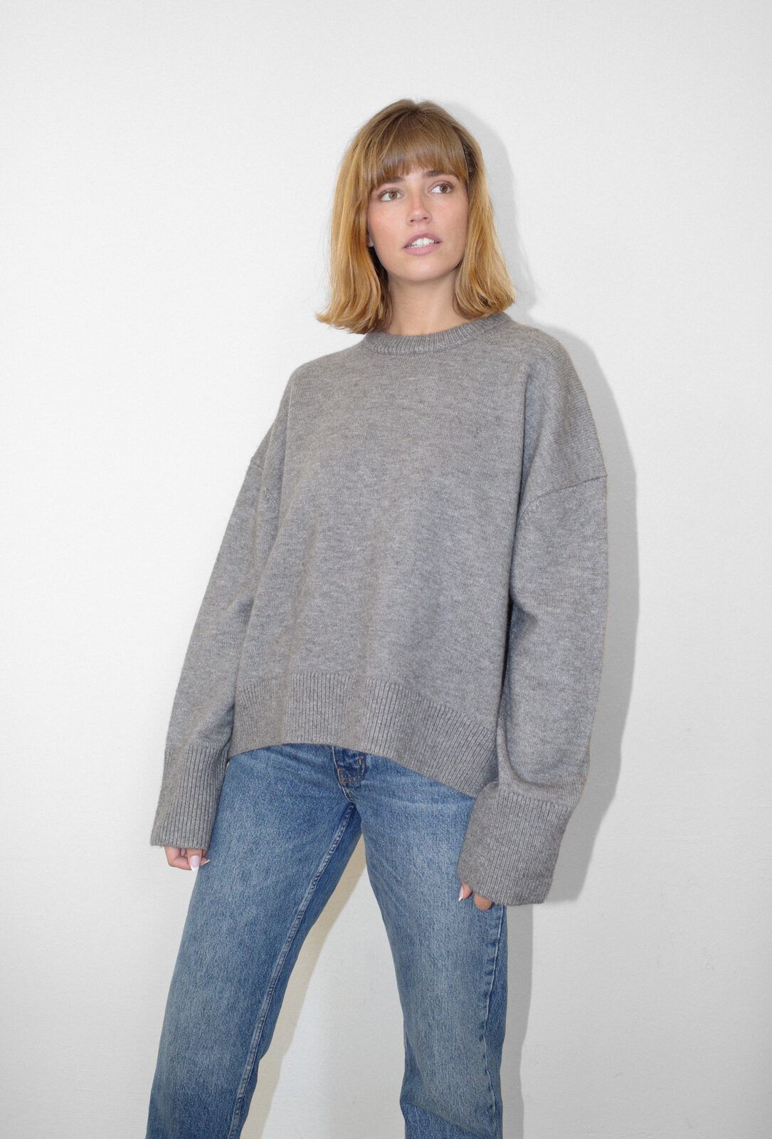 OLOL O-NECK KNIT