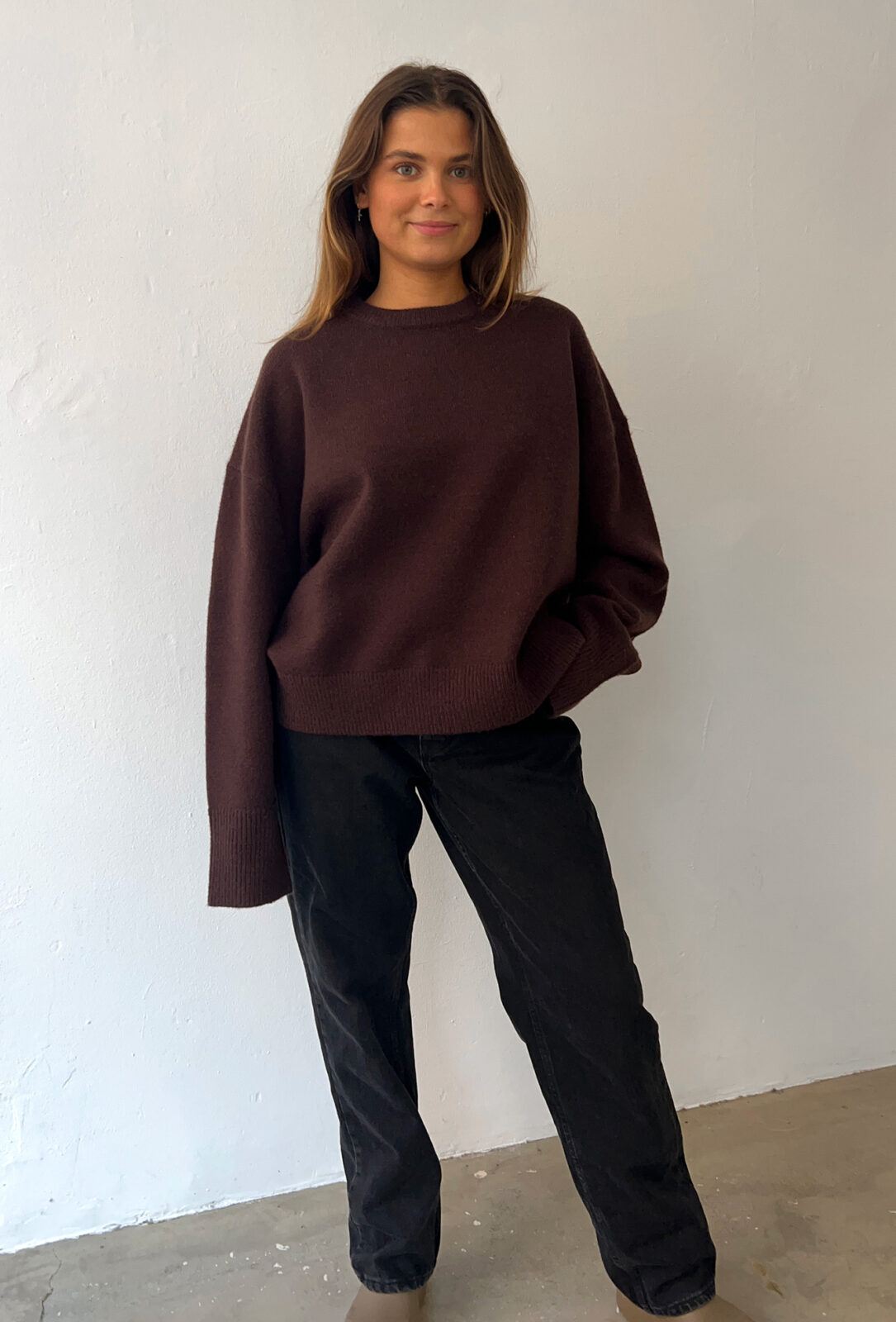 OLOL O-NECK KNIT