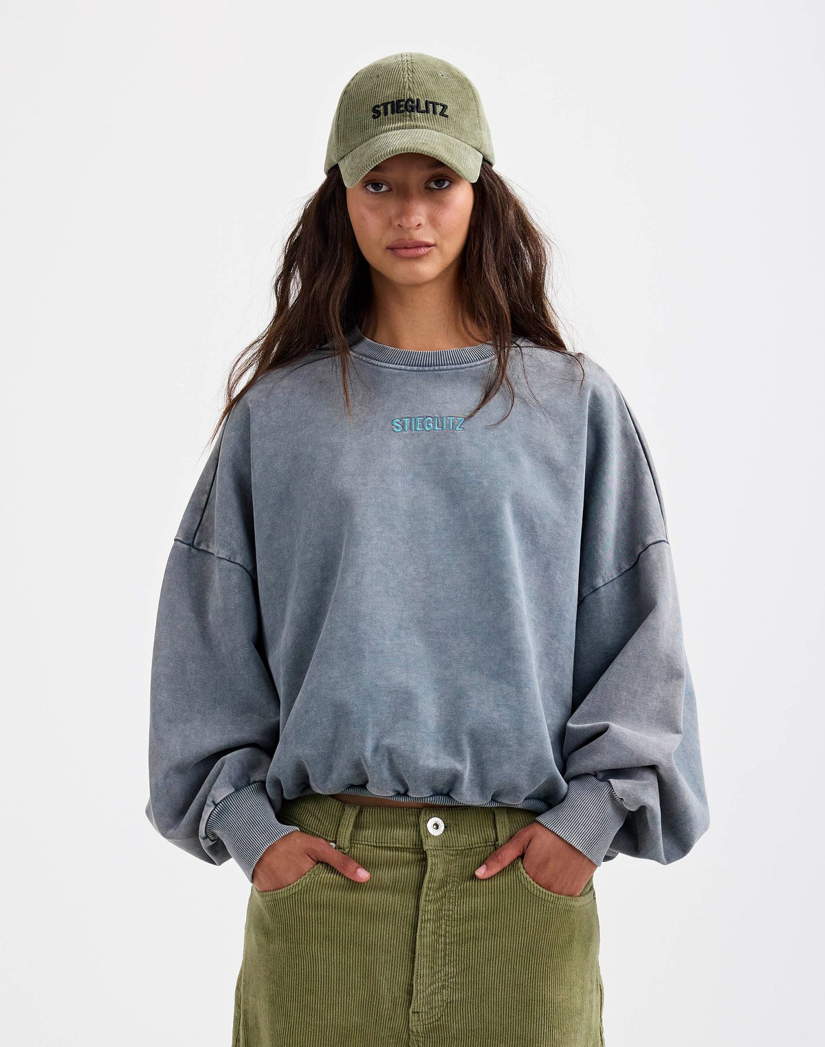 BASIC WORN-OUT SWEATER