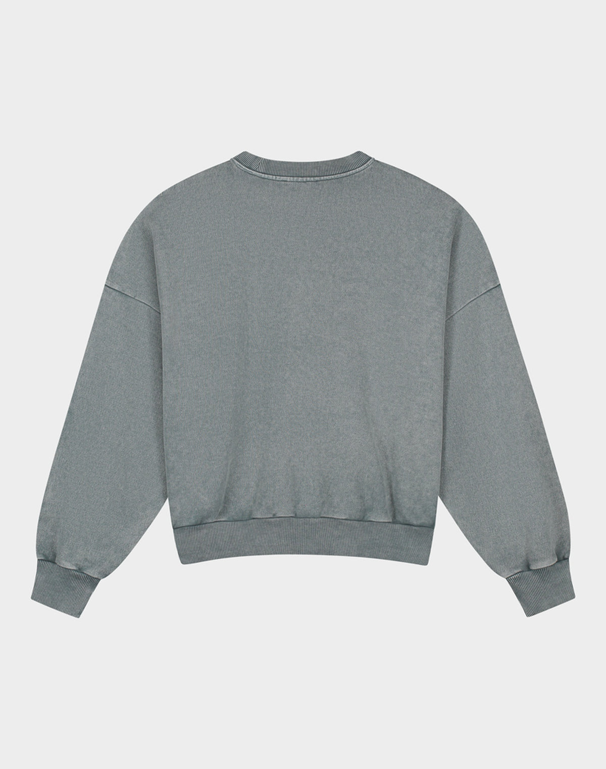 BASIC WORN-OUT SWEATER