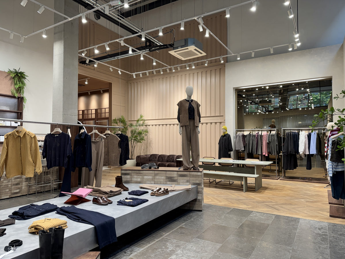 De boutique met de lange tafel