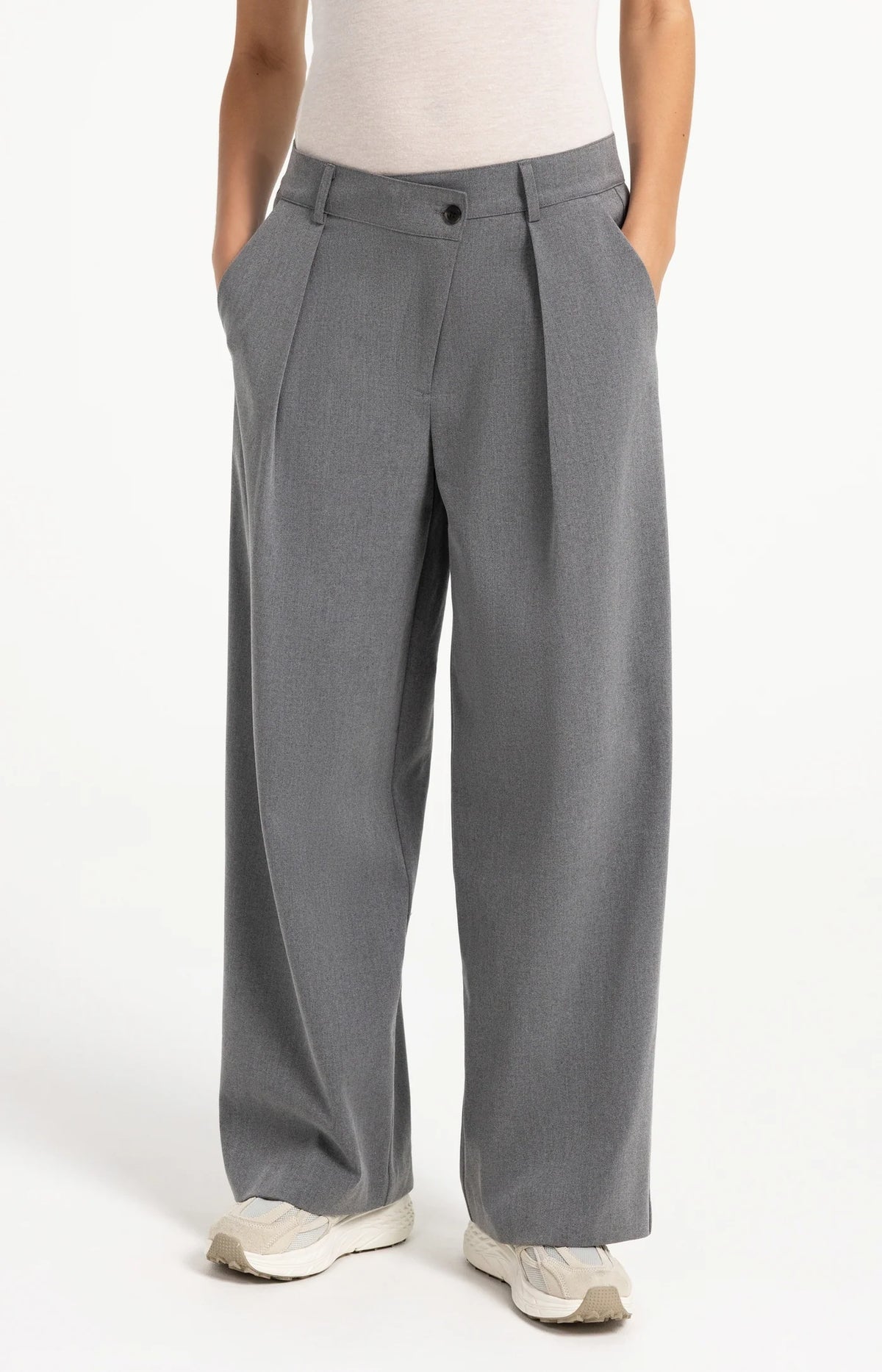 WOVEN PANTS WITH WIDE LEG AND ASYMMETRICAL CLOSURE